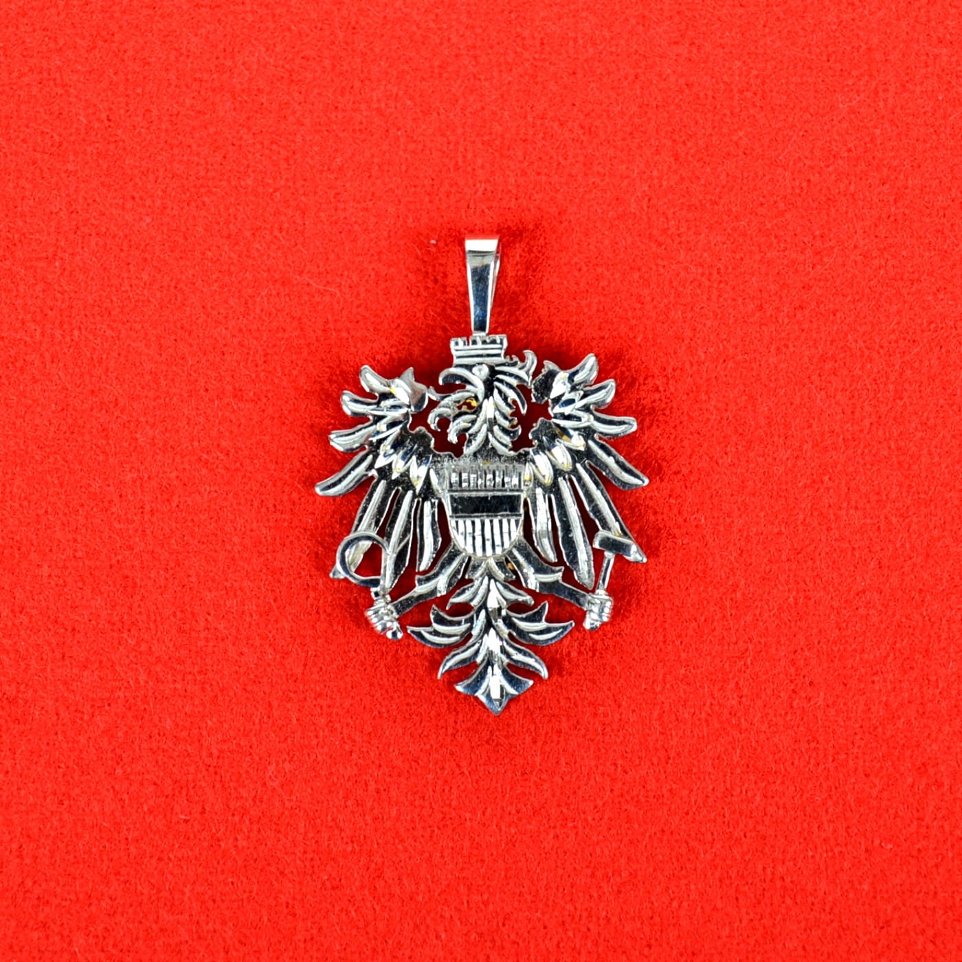 Silver Yellow Plated Eagle Pendant 27mm Silver Yellow Plated Eagle Pendant 27mm